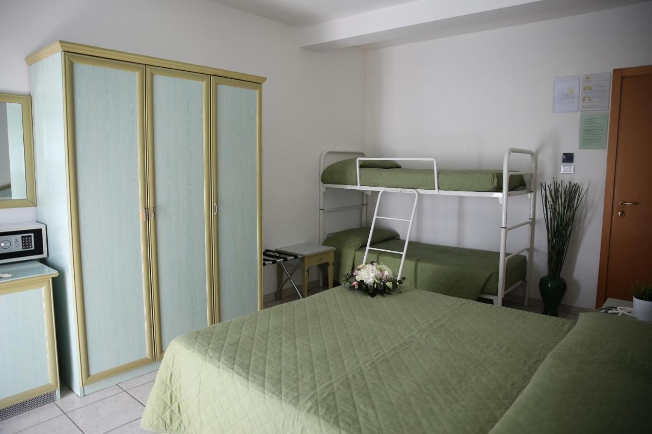 Hotel Philadelphia كاتوليكا المظهر الخارجي الصورة
